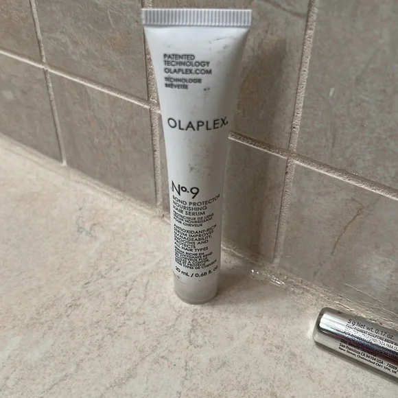 Benefit precisley , My Brow Detailer. - Picture 4 of 5